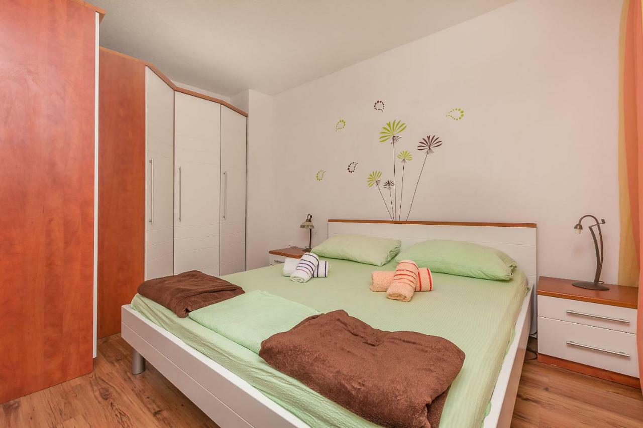 Apartment Mandic Omiš Esterno foto